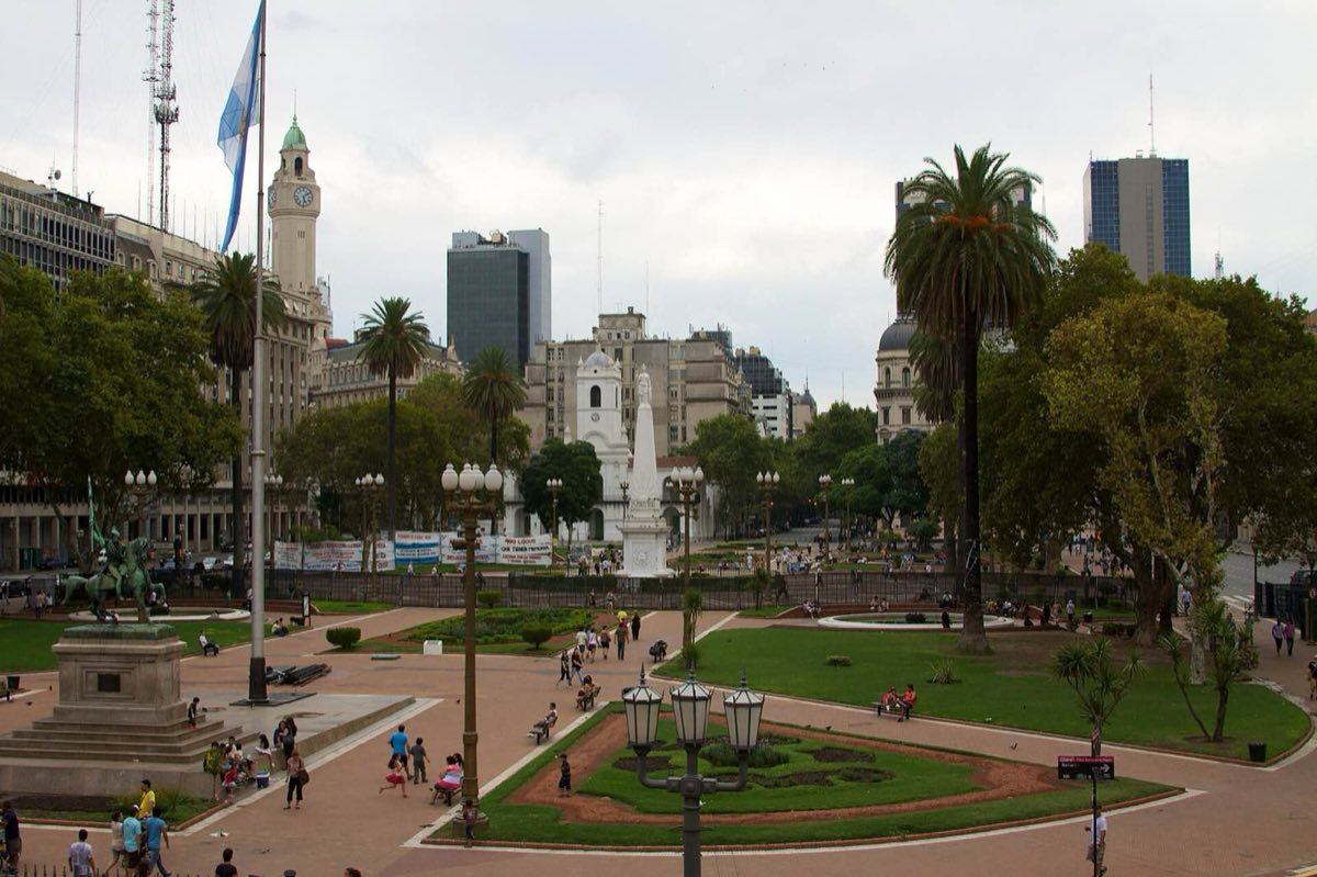La Casa Rosada y la plaza
