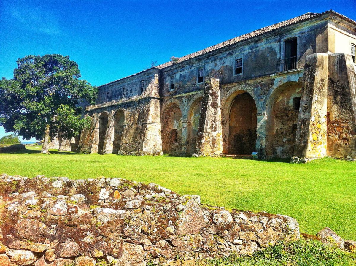Los arcos de la fortaleza de Anhatomirim