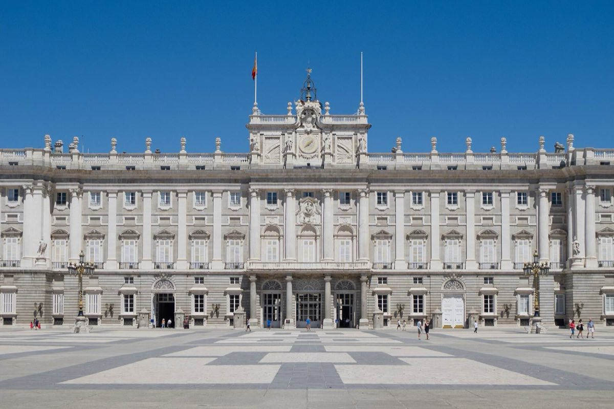 La fachada del Palacio Real